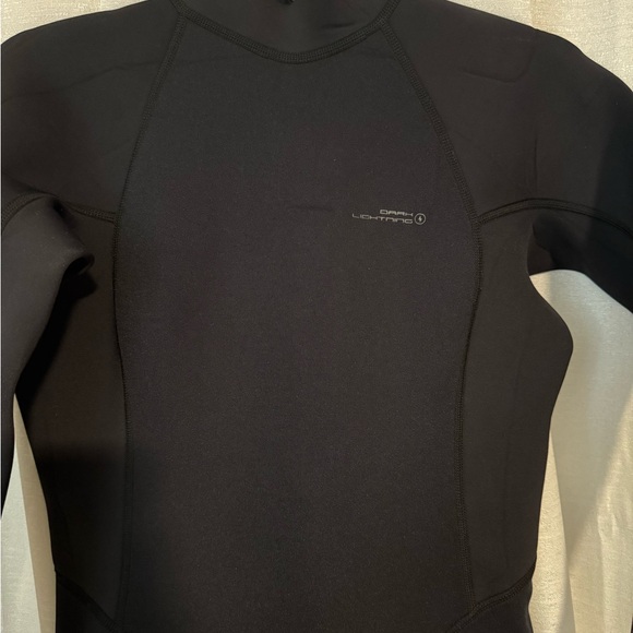 Black Wetsuit - Picture 4 of 8